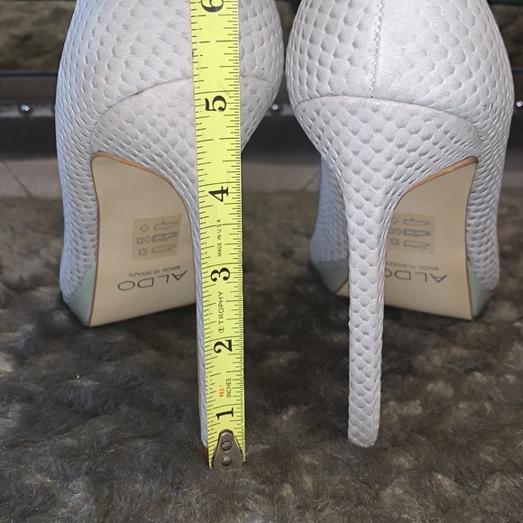 ALDO Gray Textured Platform Pumps - Picture 7 of 7